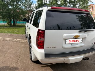 2012 Chevrolet Tahoe 6AT III, белый, 2500000 рублей, вид 3