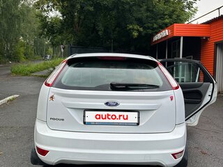 2011 Ford Focus II Рестайлинг, белый, 530000 рублей, вид 4