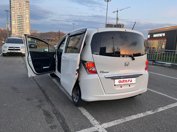 2014 Honda Freed I Рестайлинг 2, белый, 1380000 рублей - вид 3