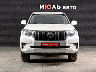 2022 Toyota Land Cruiser Prado 150 Series Рестайлинг 3, белый, 4895000 рублей, вид 2