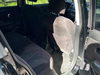 2011 Nissan Tiida I Рестайлинг, чёрный, 950000 рублей, вид 4