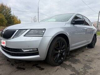 2018 Skoda Octavia III (A7) Рестайлинг, серебристый, 1900000 рублей, вид 2