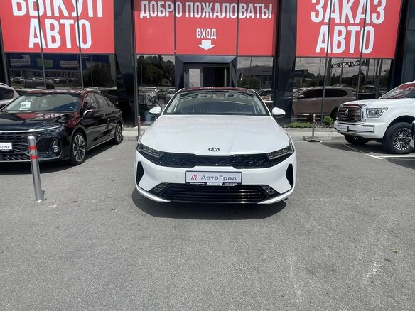 2020 Kia K5 III, белый - вид 1