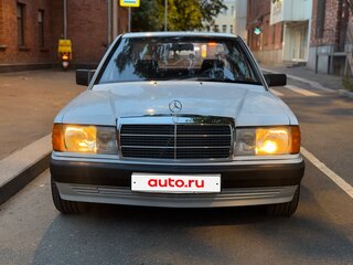 1989 Mercedes-Benz 190 (W201), белый, 700000 рублей, вид 2
