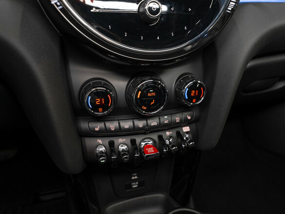 2022 Mini Hatch Cooper S III (F55/F56) Рестайлинг 2, серый, 3760000 рублей - вид 21