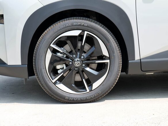 2026 Toyota bZ3X 50 kWh, серебристый, 2340000 рублей - вид 13