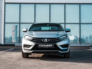 2026 Lada (ВАЗ) Vesta I Рестайлинг (NG), серебристый, 1805000 рублей, вид 3