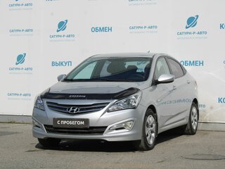 2015 Hyundai Solaris I Рестайлинг, серебристый, 990000 рублей, вид 1