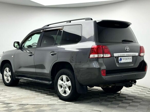 2010 Toyota Land Cruiser 200 Series, серый, 2361000 рублей - вид 4