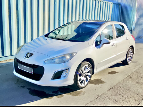 2012 Peugeot 308 I Рестайлинг, белый, 365000 рублей, вид 1