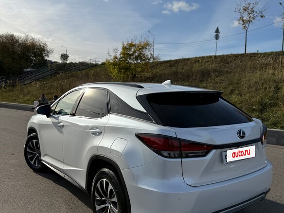 2019 Lexus RX 300 IV Рестайлинг, белый, 5250000 рублей - вид 3