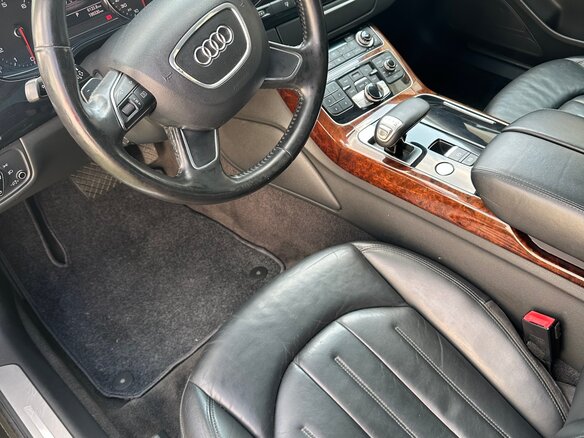 2011 Audi A8 Long III (D4), серый, 1630000 рублей - вид 10