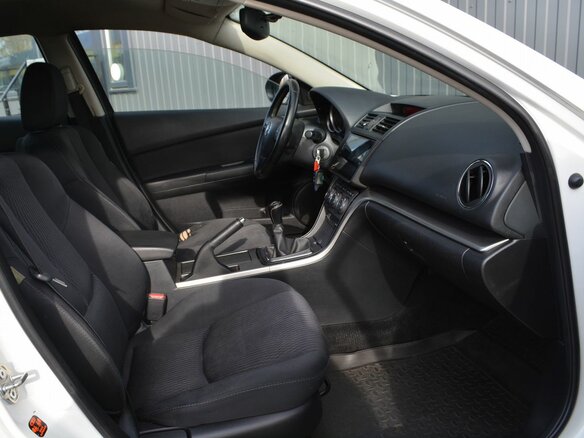 2010 Mazda 6 II (GH) Рестайлинг, белый, 659999 рублей - вид 14