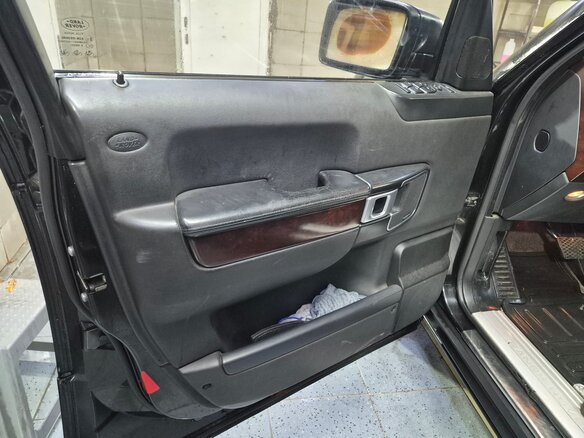 2009 Land Rover Range Rover III Рестайлинг, чёрный, 1350000 рублей - вид 13