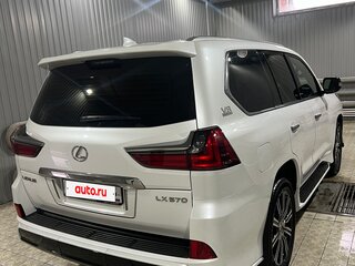 2020 Lexus LX 570 III Рестайлинг 2, белый, 11500000 рублей, вид 3
