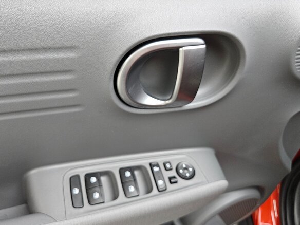 2022 Hyundai Casper I, красный, 1130000 рублей - вид 12
