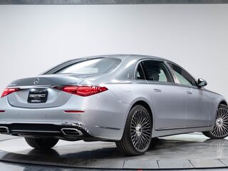2025 Mercedes-Benz Maybach S-Класс 680 II (Z223), серебристый, 26757664 рублей, вид 3