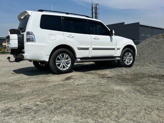 2011 Mitsubishi Pajero IV Рестайлинг 1, белый, 2050000 рублей, вид 4