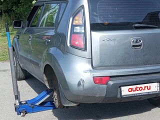 2011 Kia Soul I, серебристый, 700000 рублей, вид 3