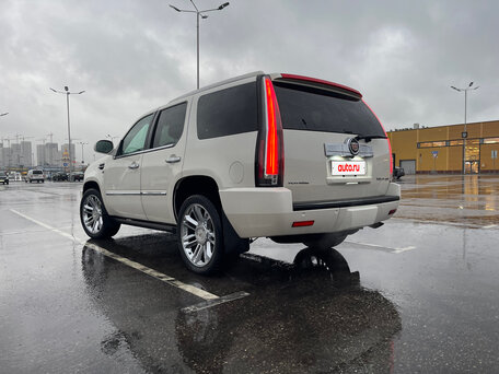 2011 Cadillac Escalade III, белый, 2290000 рублей, вид 3