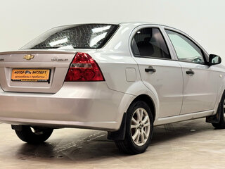 2008 Chevrolet Aveo I Рестайлинг, серебристый, 245000 рублей, вид 4