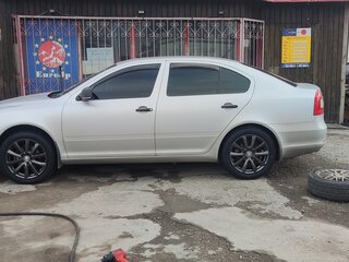 2011 Skoda Octavia II (A5) Рестайлинг, серебристый, 849979 рублей, вид 1