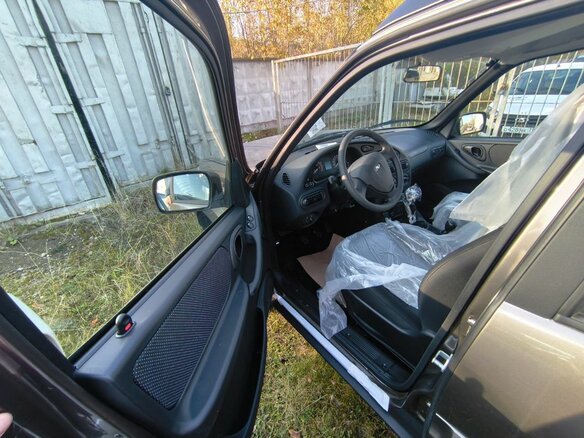 2026 Lada (ВАЗ) Niva Travel I Рестайлинг, коричневый, 1623000 рублей - вид 3