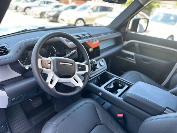 2023 Land Rover Defender 110 II, белый, 12500000 рублей - вид 12
