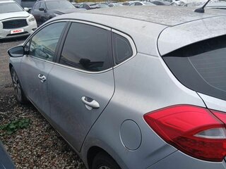 2016 Kia Ceed II Рестайлинг, серебристый, 900000 рублей, вид 4