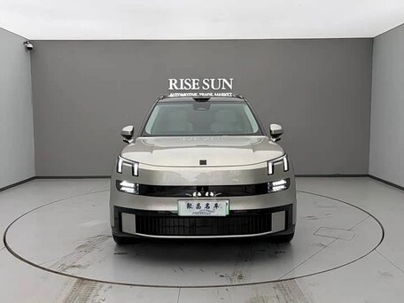 2026 Lynk & Co 900, серебристый, 7000077 рублей, вид 2