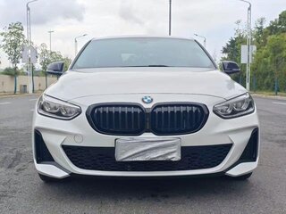 2022 BMW 1 серии 120i III (F52) Рестайлинг, белый, 1890000 рублей, вид 2