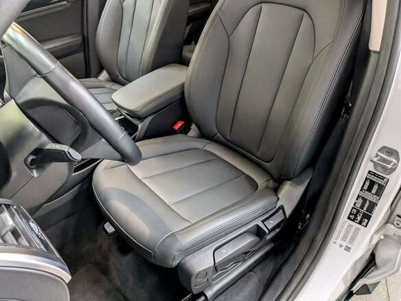 2021 BMW X3 20i xDrive III (G01), белый - вид 20