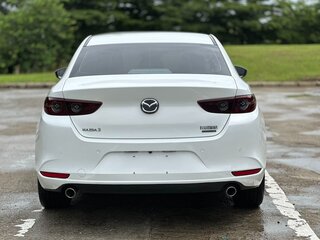2023 Mazda 3 Axela IV (BP), белый, 1660000 рублей, вид 4