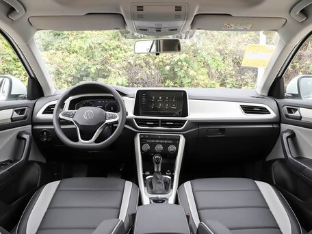 2026 Volkswagen T-Roc I Рестайлинг, белый, 2350000 рублей, вид 5