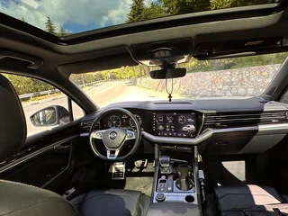2019 Volkswagen Touareg III, коричневый, 4100000 рублей, вид 3