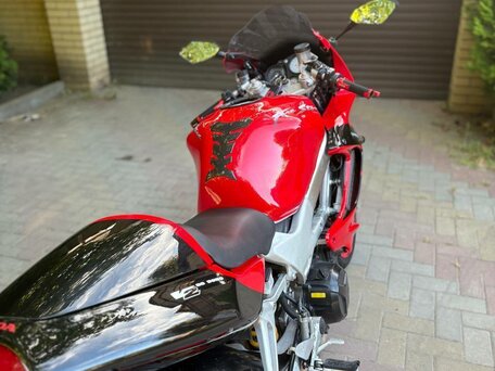 2000 Honda VTR 1000, красный, 349000 рублей, вид 3