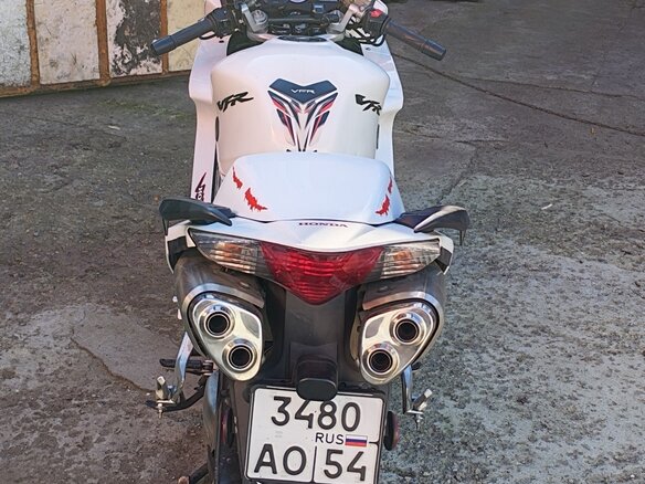 2006 Honda VFR 800, белый, 550000 рублей - вид 5