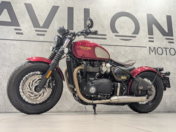 2022 Triumph Bonneville Bobber, красный, 1490000 рублей - вид 14