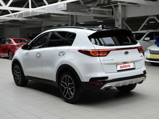 2021 Kia Sportage IV Рестайлинг, белый, 2430900 рублей, вид 5