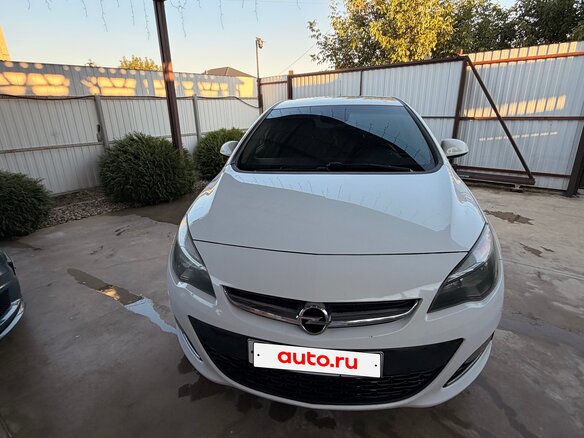 2013 Opel Astra J Рестайлинг, белый - вид 3