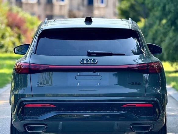 2026 Audi Q5 40 TFSI III (GU), зелёный, 5490032 рублей - вид 3