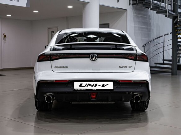 2024 Changan UNI-V I, белый - вид 3