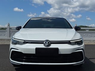 2023 Volkswagen Golf VIII, белый, 2082000 рублей, вид 2