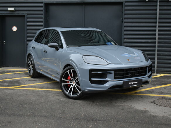 2025 Porsche Cayenne GTS III Рестайлинг, серый, 23999000 рублей - вид 2