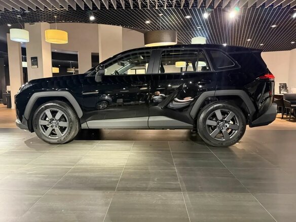 2026 Toyota RAV4 VI (XA60), чёрный - вид 2