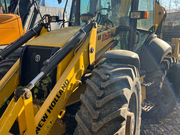 2022 New Holland B115B, жёлтый, 11000000 рублей - вид 4
