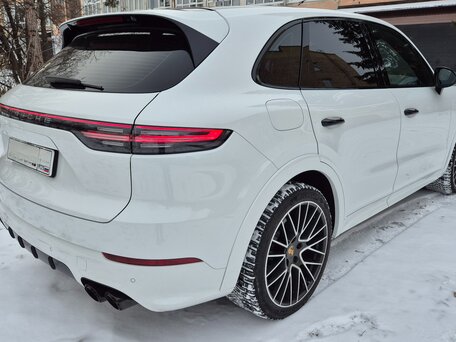 2018 Porsche Cayenne III, белый, 6600000 рублей, вид 3