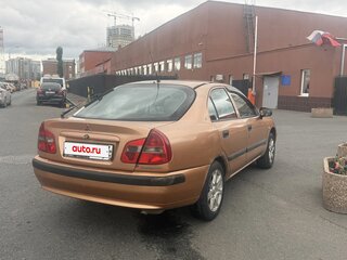 2000 Mitsubishi Carisma I Рестайлинг, золотистый, 175000 рублей, вид 4