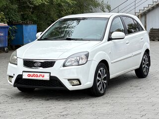 2010 Kia Rio II Рестайлинг, белый, 540000 рублей, вид 1