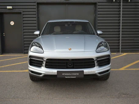 2021 Porsche Cayenne E-Hybrid III, серебристый, 6700000 рублей, вид 2